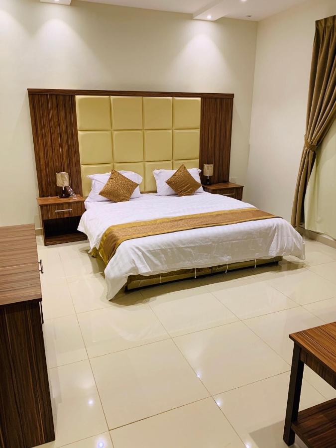 Al Bateel Furnished Apartments Riyadh Bagian luar foto