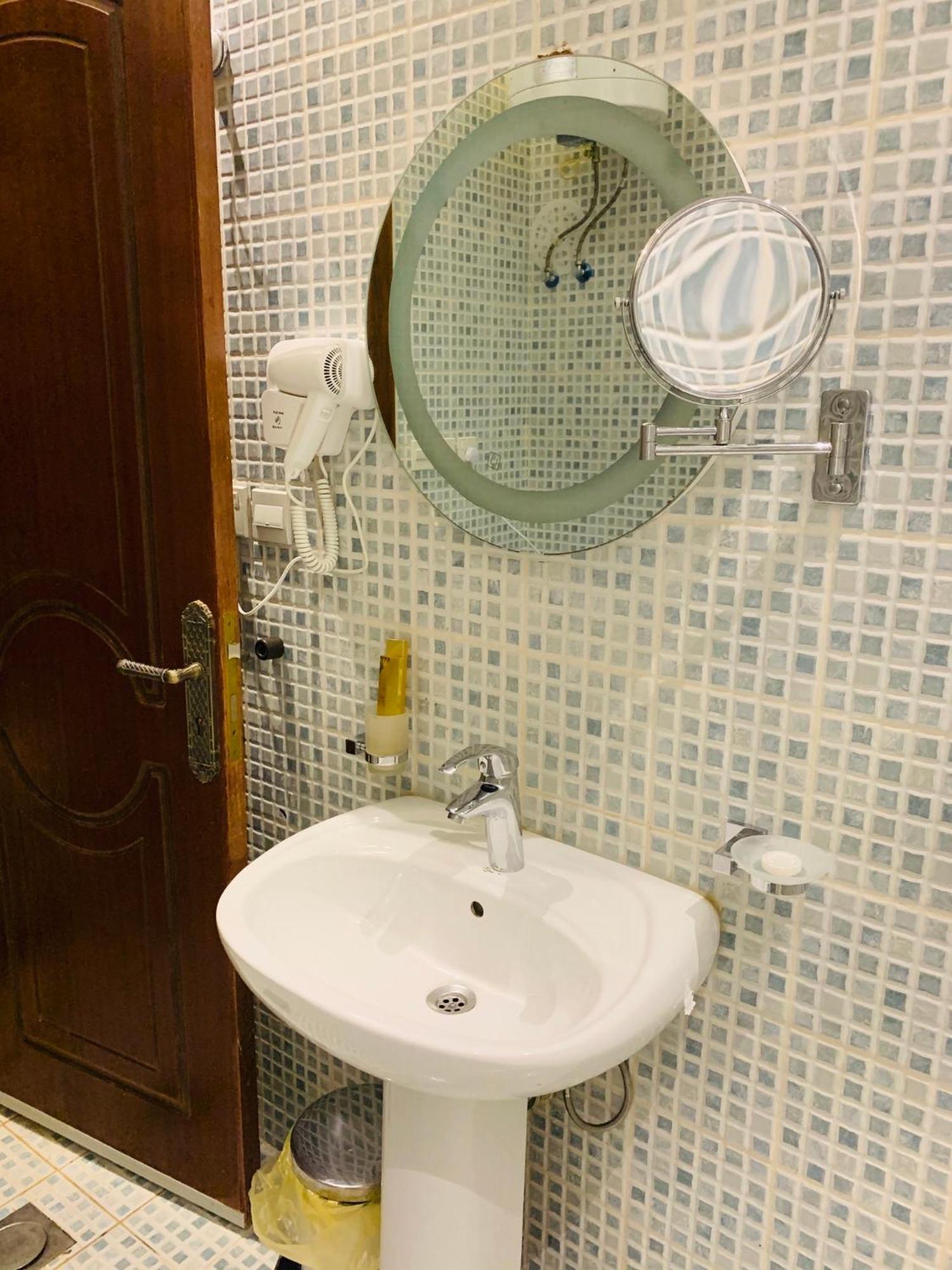Al Bateel Furnished Apartments Riyadh Bagian luar foto